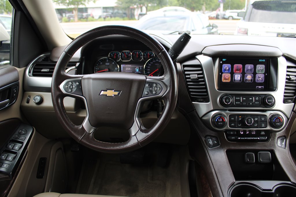 2015 Chevrolet Suburban LT 1500 photo