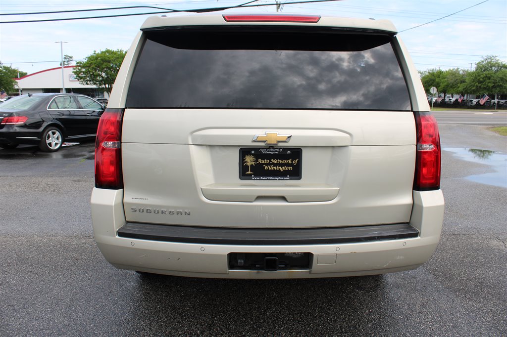 2015 Chevrolet Suburban LT 1500 photo