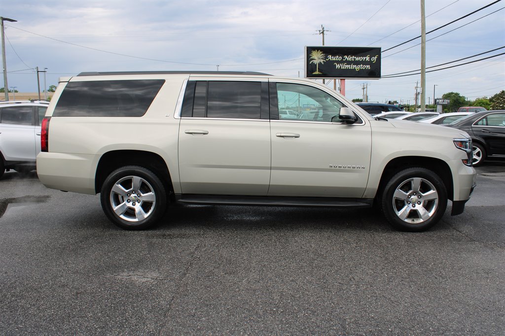 2015 Chevrolet Suburban LT 1500 photo