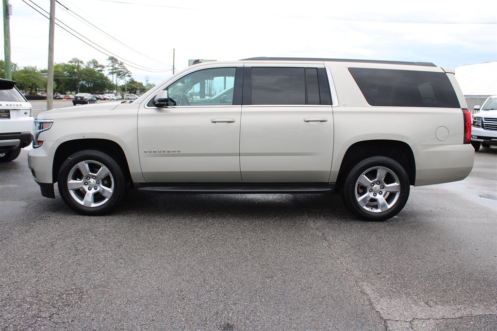 2015 Chevrolet Suburban LT 1500 photo