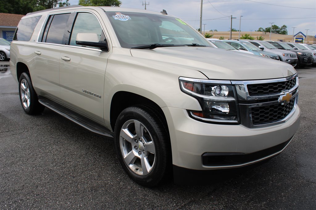 2015 Chevrolet Suburban LT 1500 photo