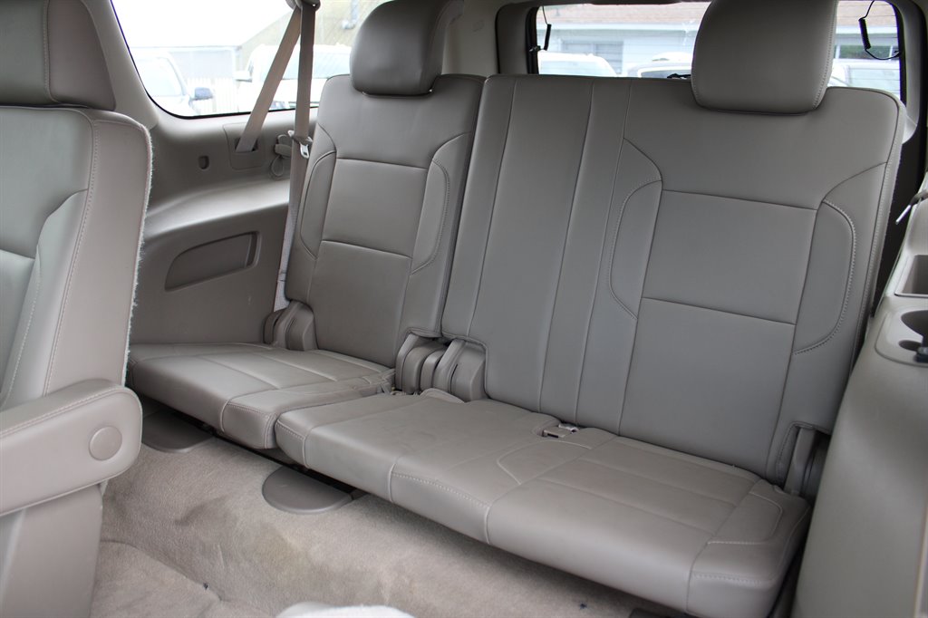 2015 Chevrolet Suburban LT 1500 photo