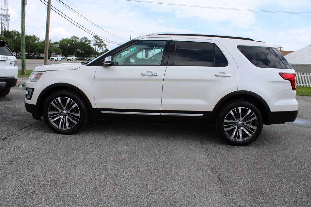 2016 Ford Explorer Platinum photo