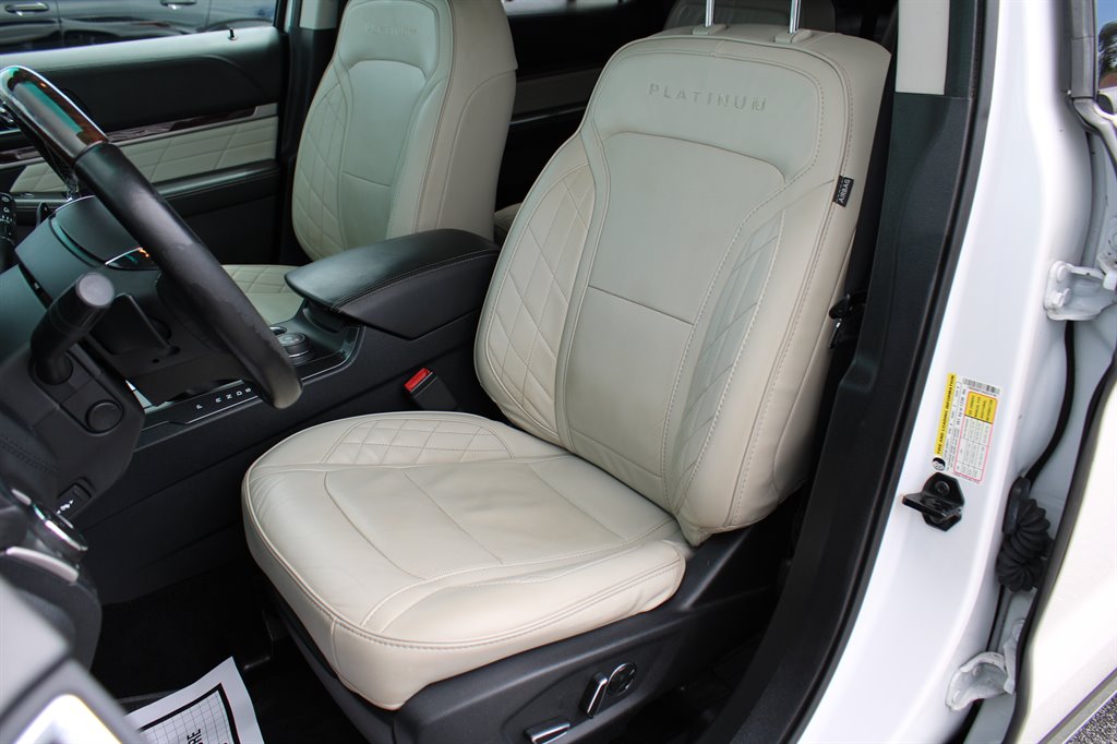 2016 Ford Explorer Platinum photo