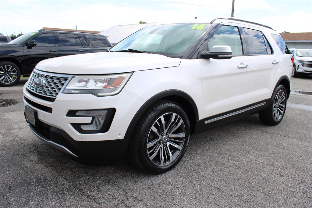 2016 Ford Explorer Platinum photo