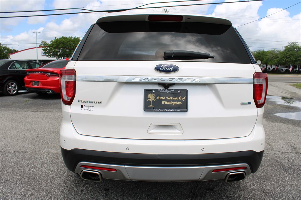 2016 Ford Explorer Platinum photo