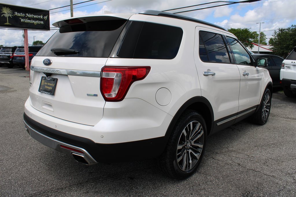 2016 Ford Explorer Platinum photo
