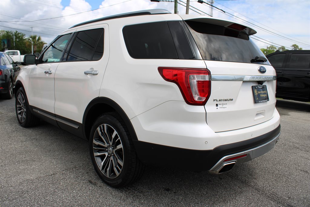 2016 Ford Explorer Platinum photo