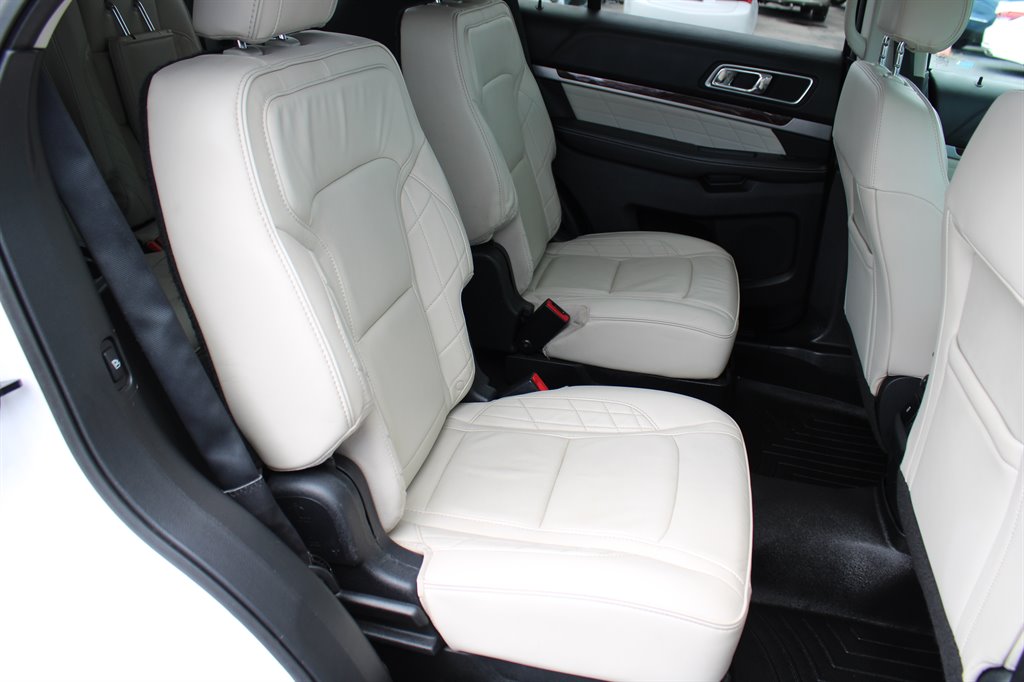 2016 Ford Explorer Platinum photo