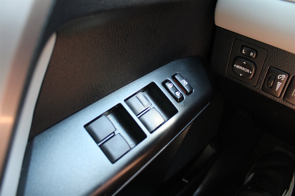2017 Toyota RAV4 XLE photo