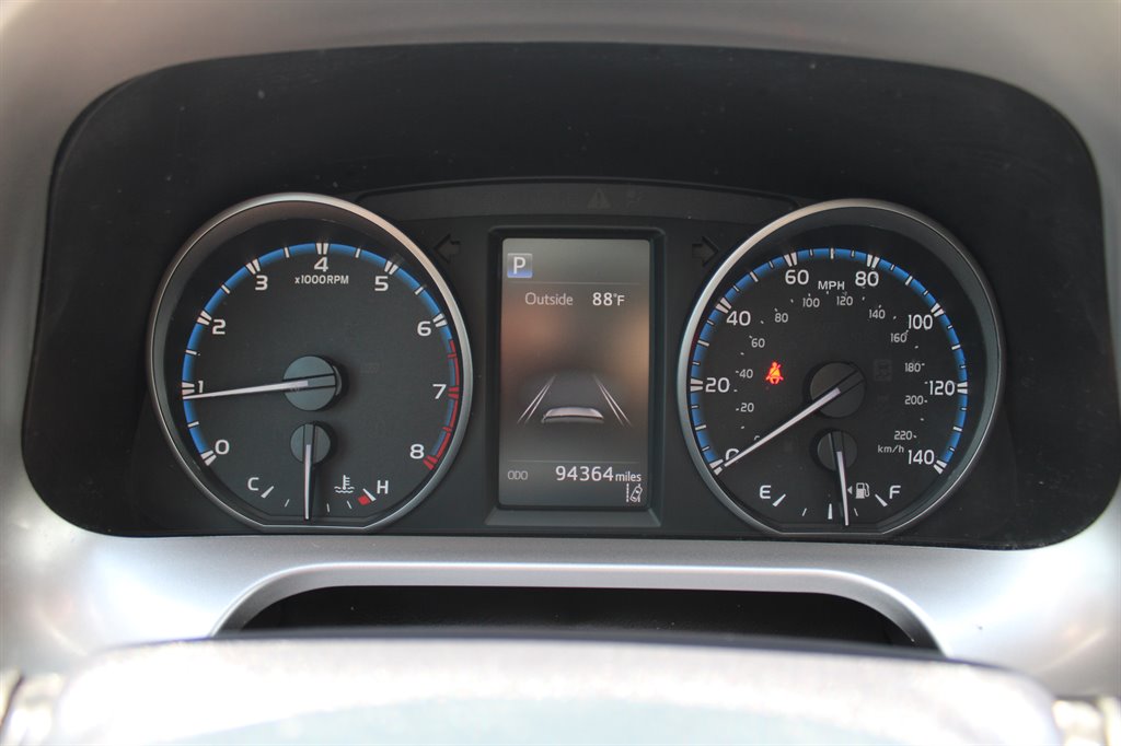 2017 Toyota RAV4 XLE photo