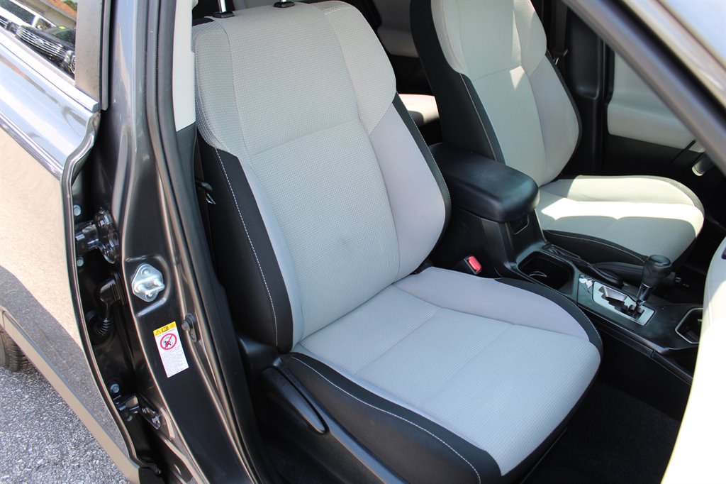 2017 Toyota RAV4 XLE photo