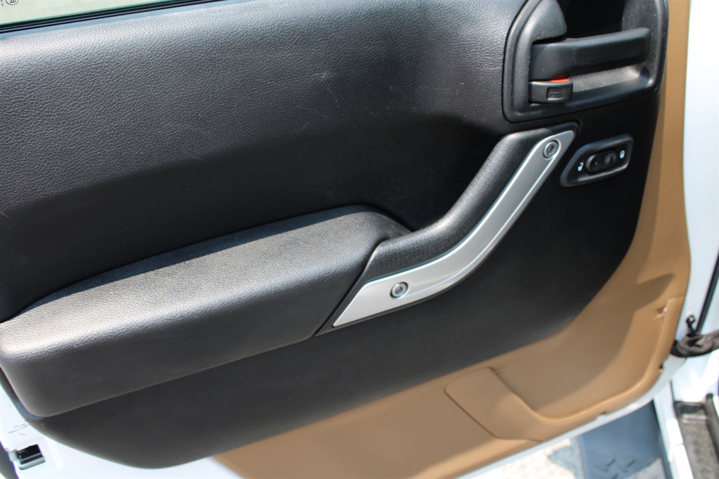 2015 Jeep Wrangler - $22,995