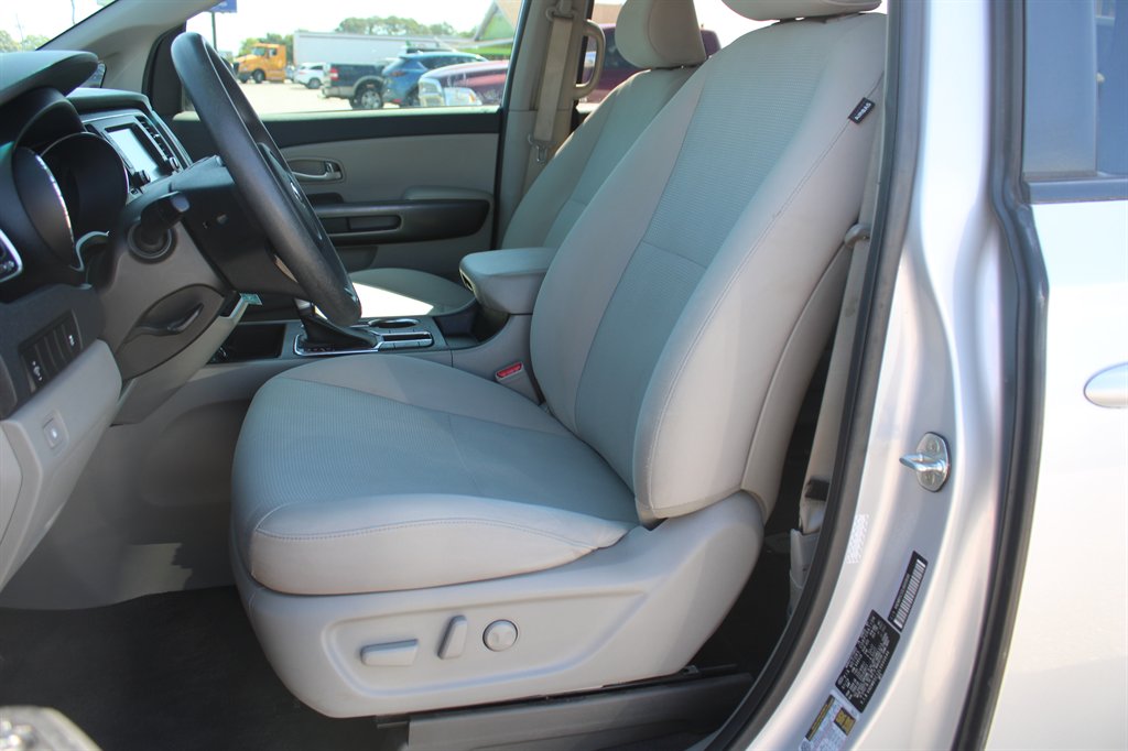 2020 Kia Sedona - $12,254