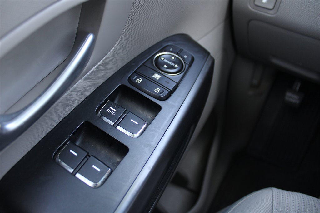 2020 Kia Sedona - $12,254