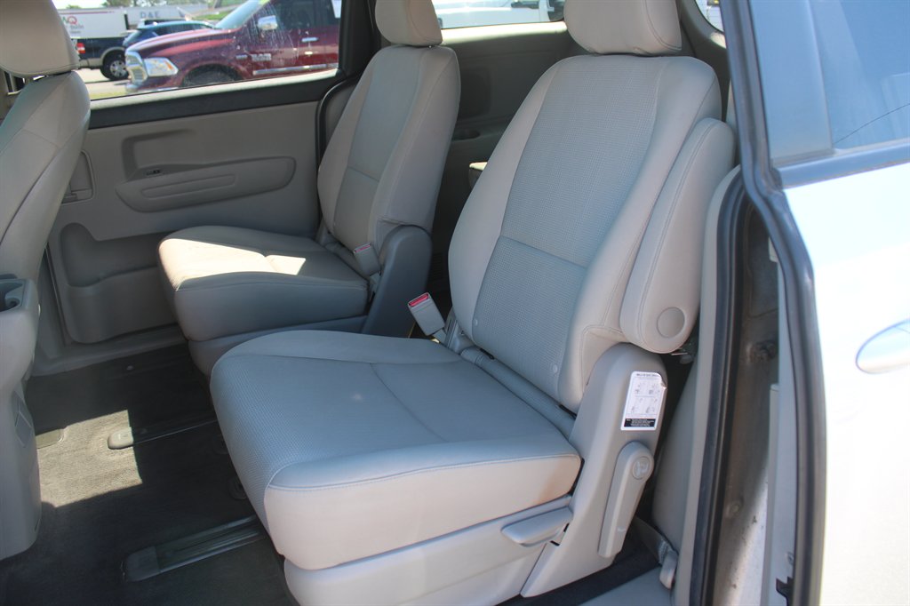2020 Kia Sedona - $12,254