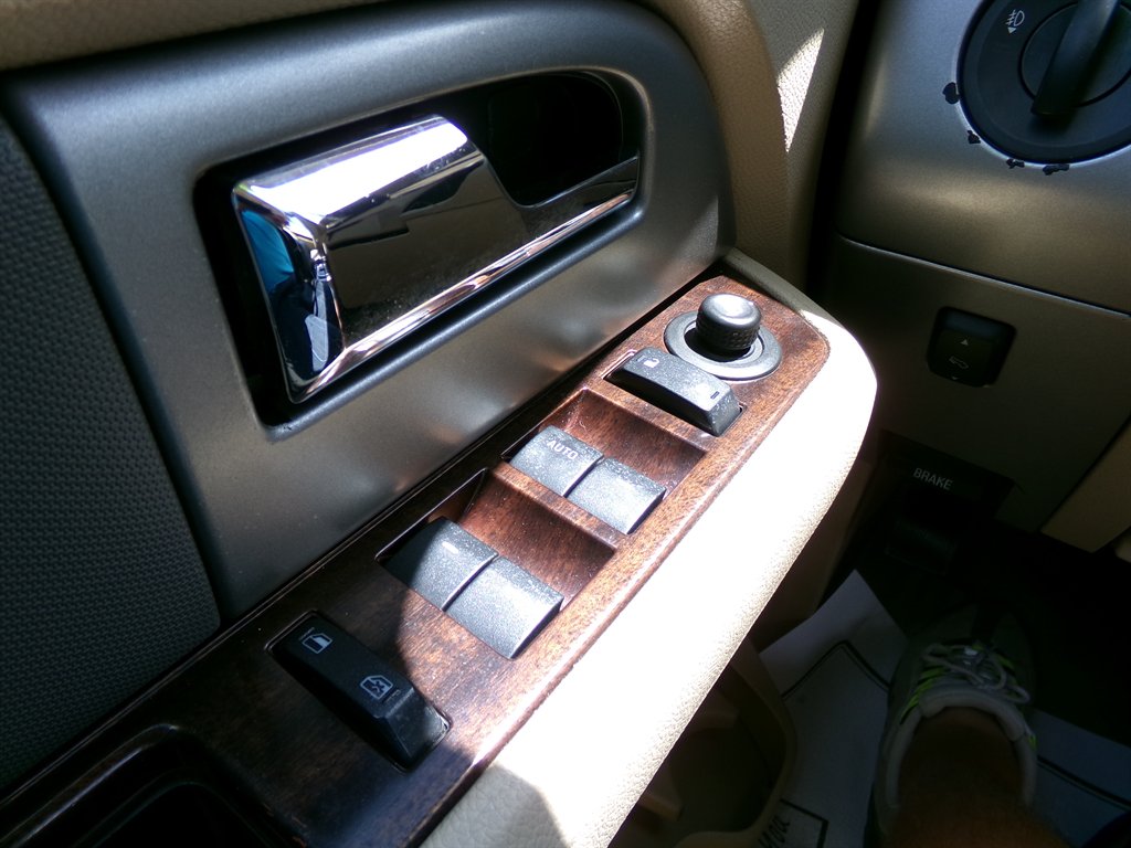 2014 Ford Expedition - $12,995