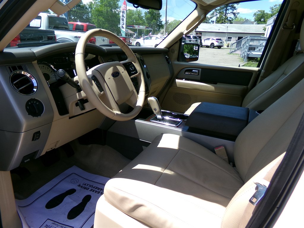 2014 Ford Expedition - $12,995