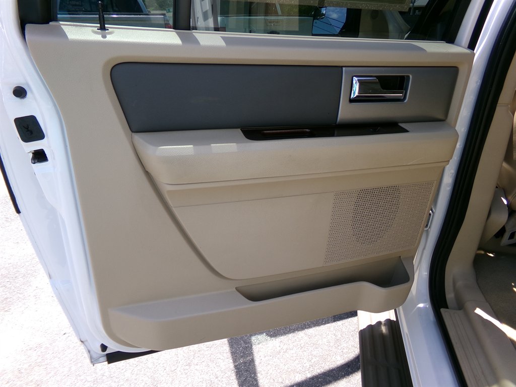 2014 Ford Expedition - $12,995
