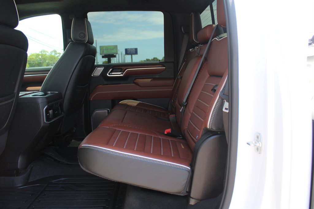 2025 GMC Sierra 2500 - $79,995