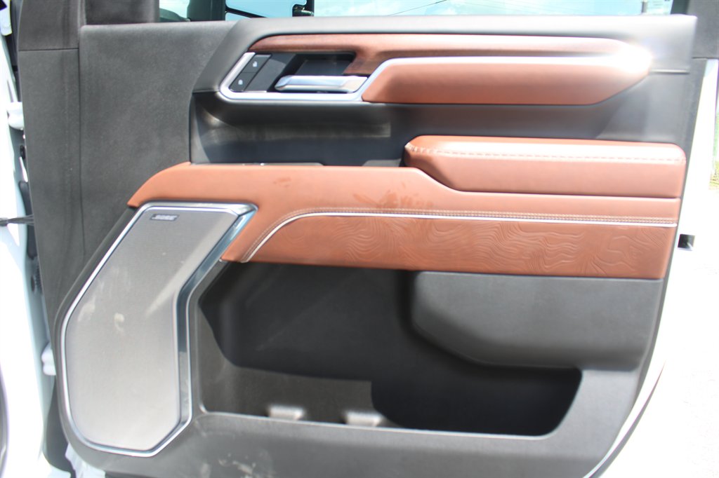 2025 GMC Sierra 2500 - $79,995