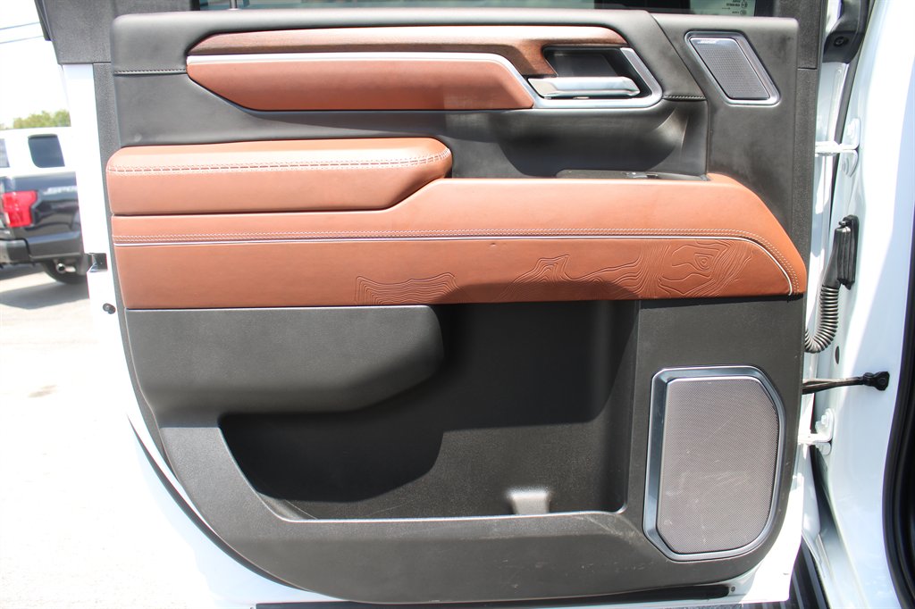 2025 GMC Sierra 2500 - $79,995