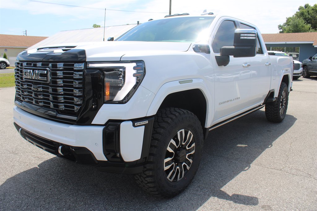 2025 GMC Sierra 2500 - $79,995