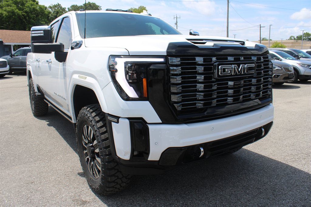 2025 GMC Sierra 2500 - $79,995
