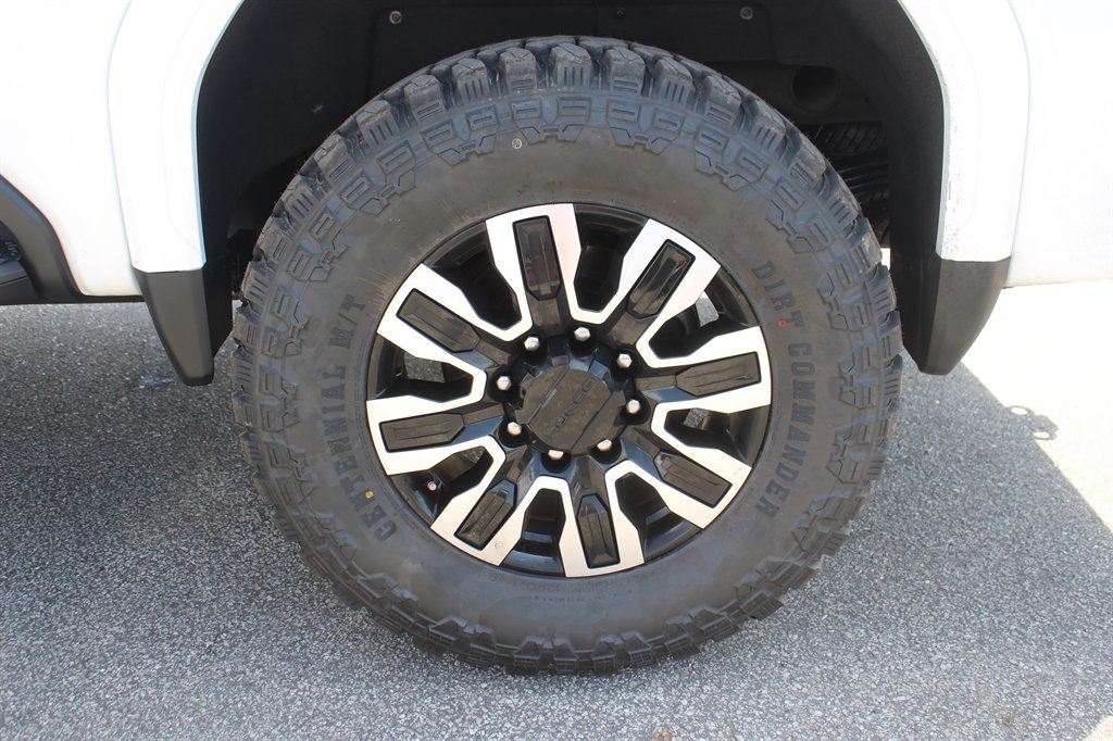 2025 GMC Sierra 2500 - $79,995