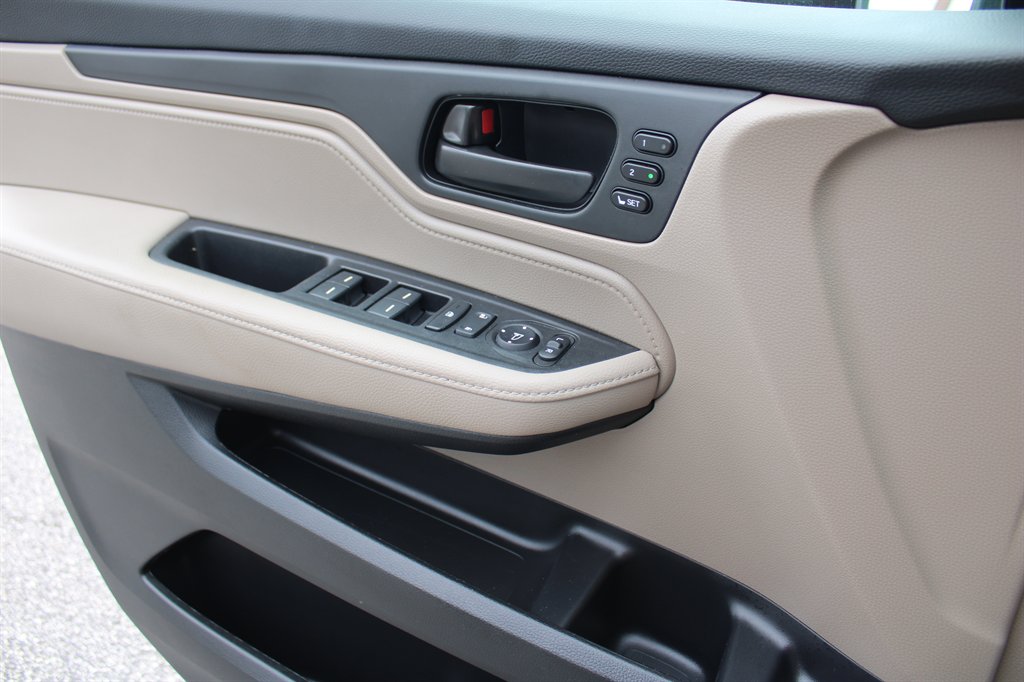 2023 Honda Odyssey - $41,995