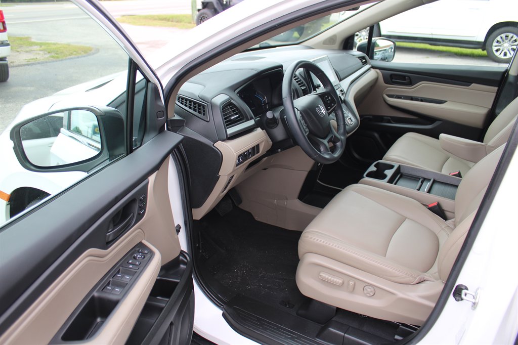 2023 Honda Odyssey - $41,995