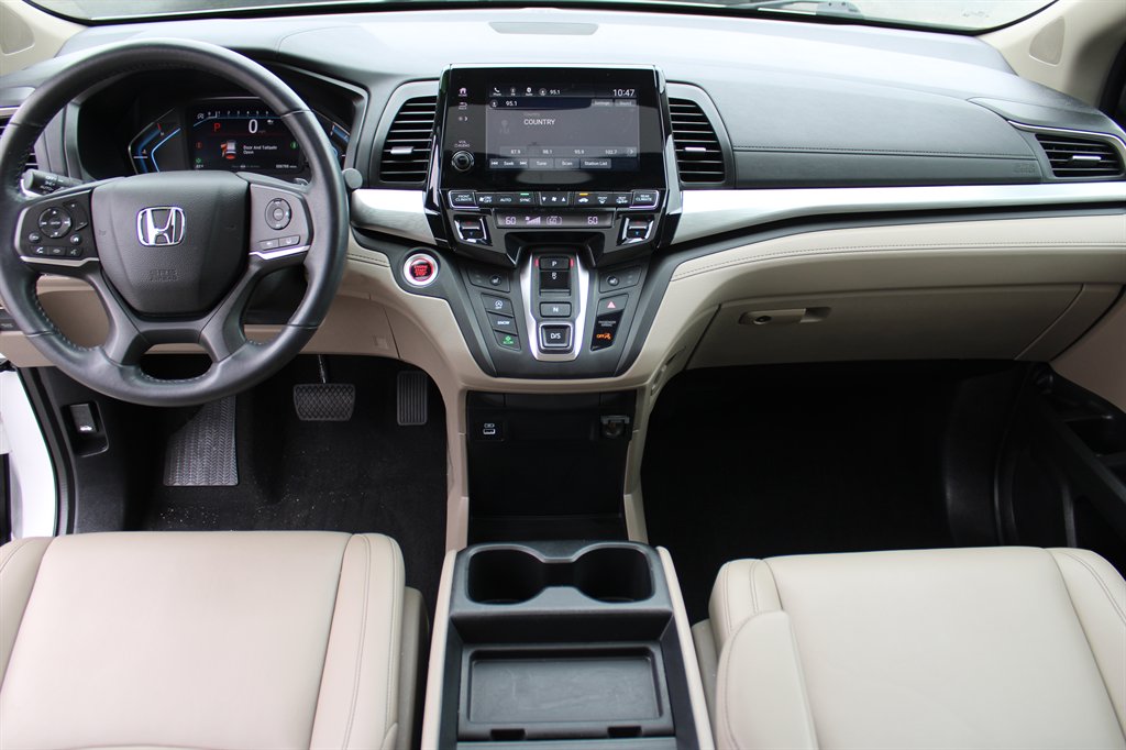 2023 Honda Odyssey - $41,995