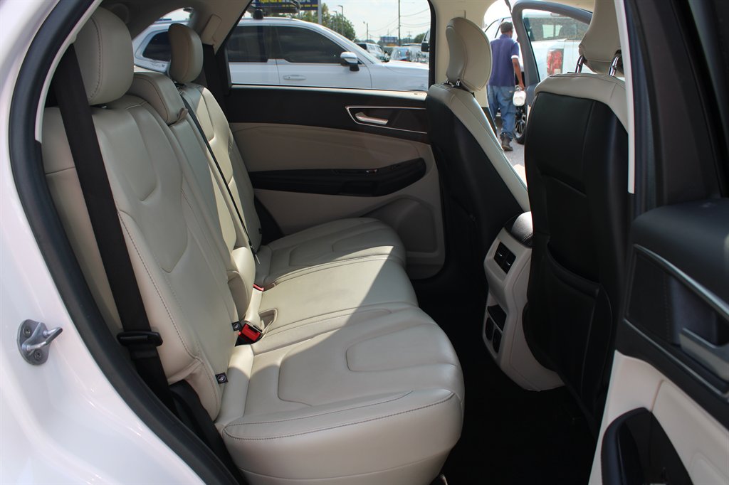2016 Ford Edge - $11,995