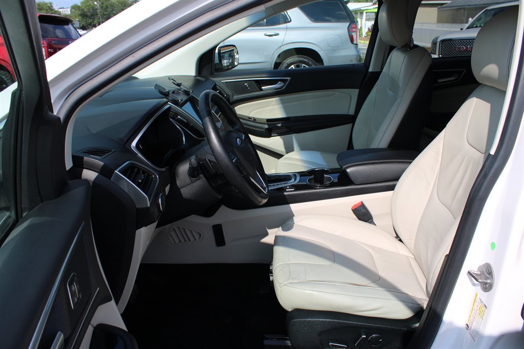 2016 Ford Edge - $11,995