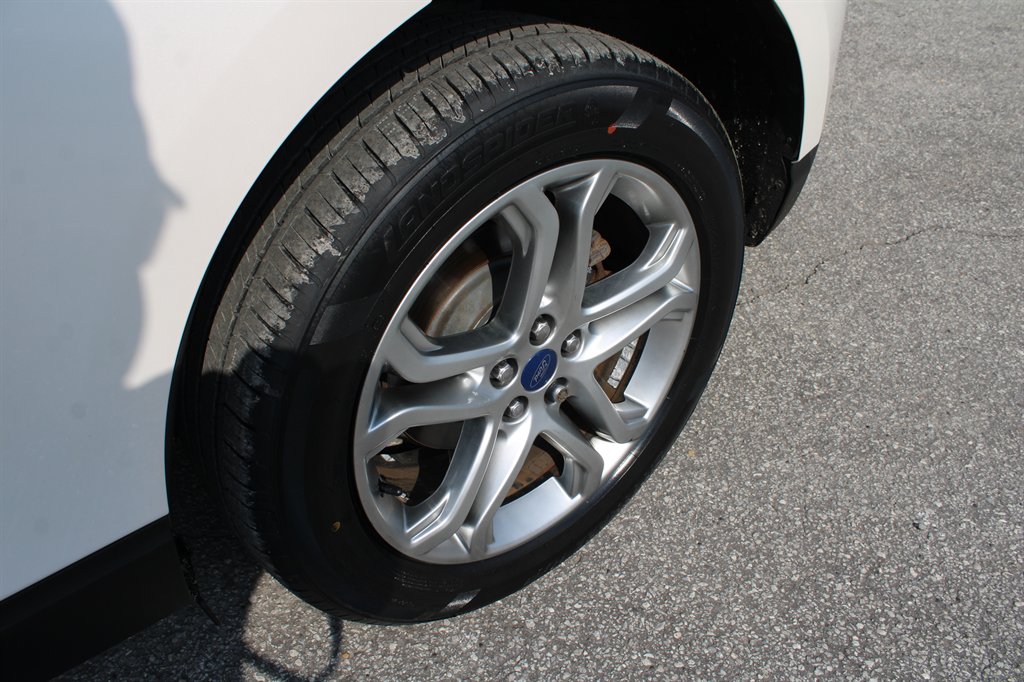 2016 Ford Edge - $11,995