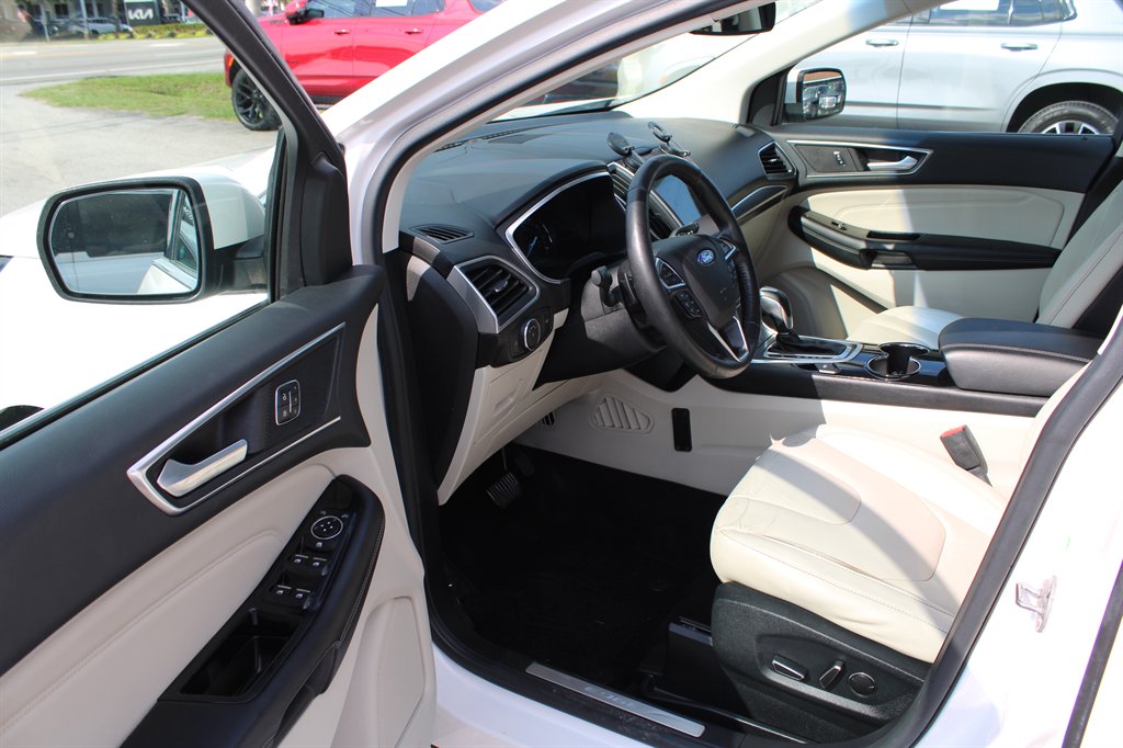 2016 Ford Edge - $11,995