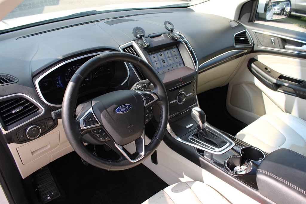 2016 Ford Edge - $11,995