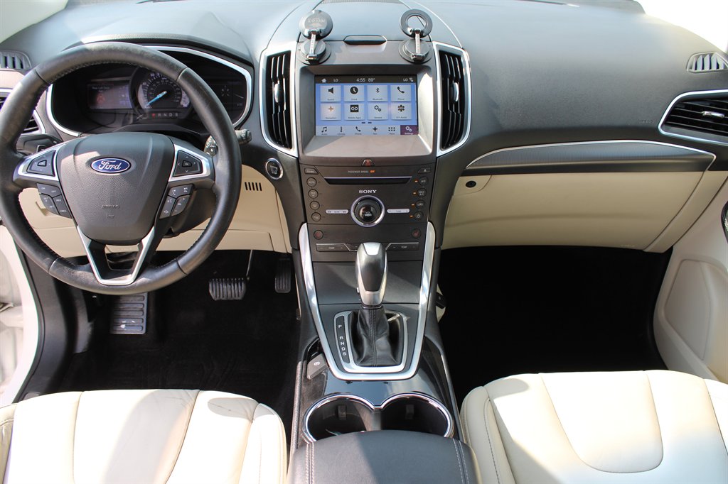 2016 Ford Edge - $11,995
