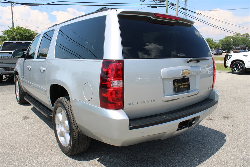 2011 Chevrolet Suburban - $13,995