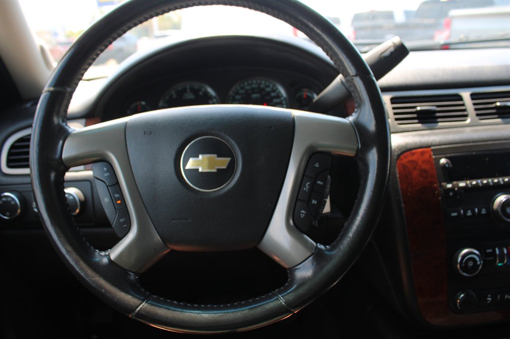 2011 Chevrolet Suburban - $13,995