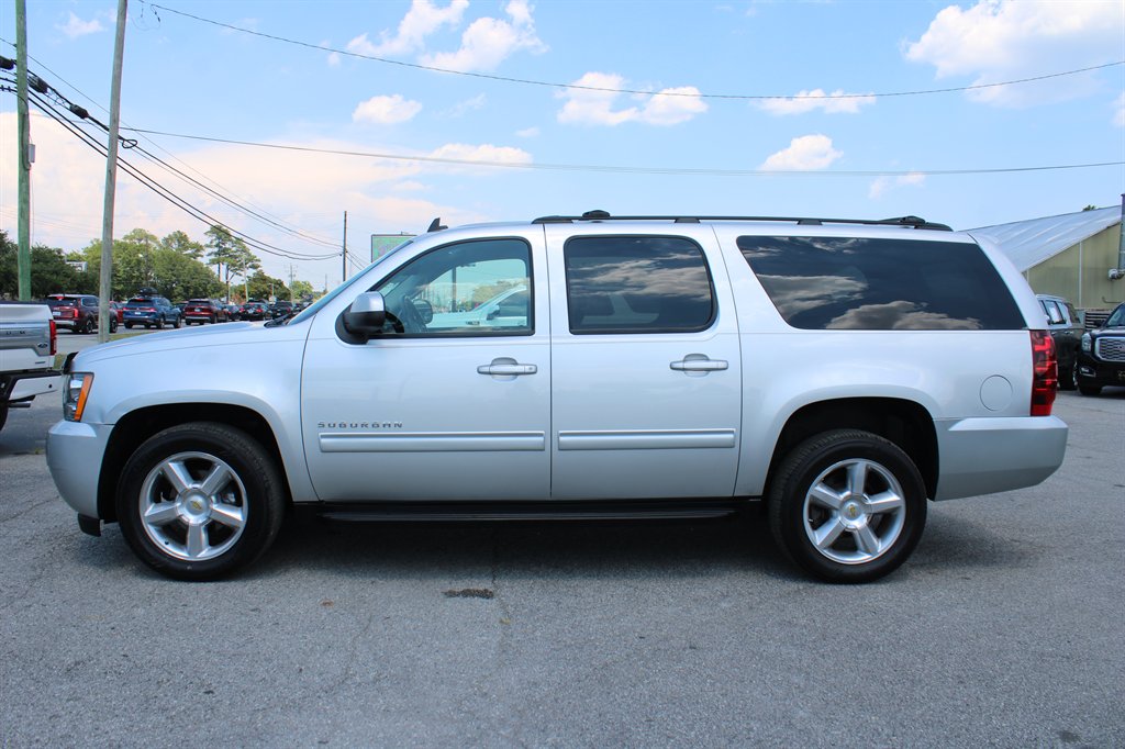2011 Chevrolet Suburban - $13,995