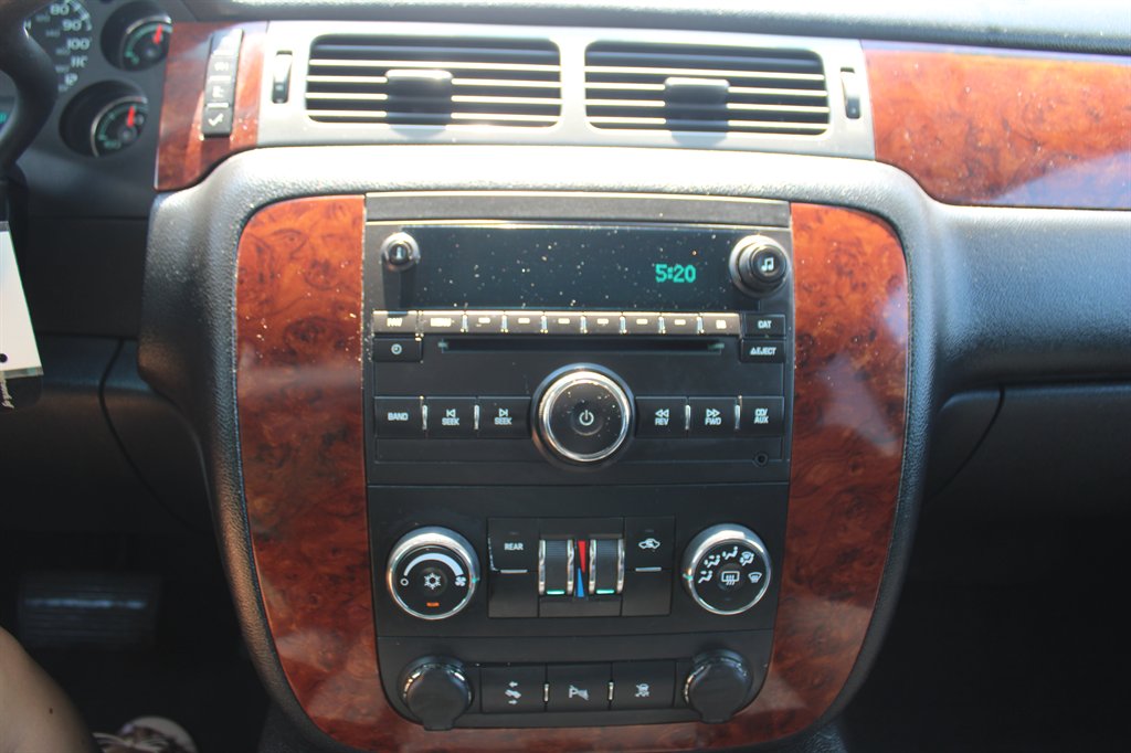 2011 Chevrolet Suburban - $13,995