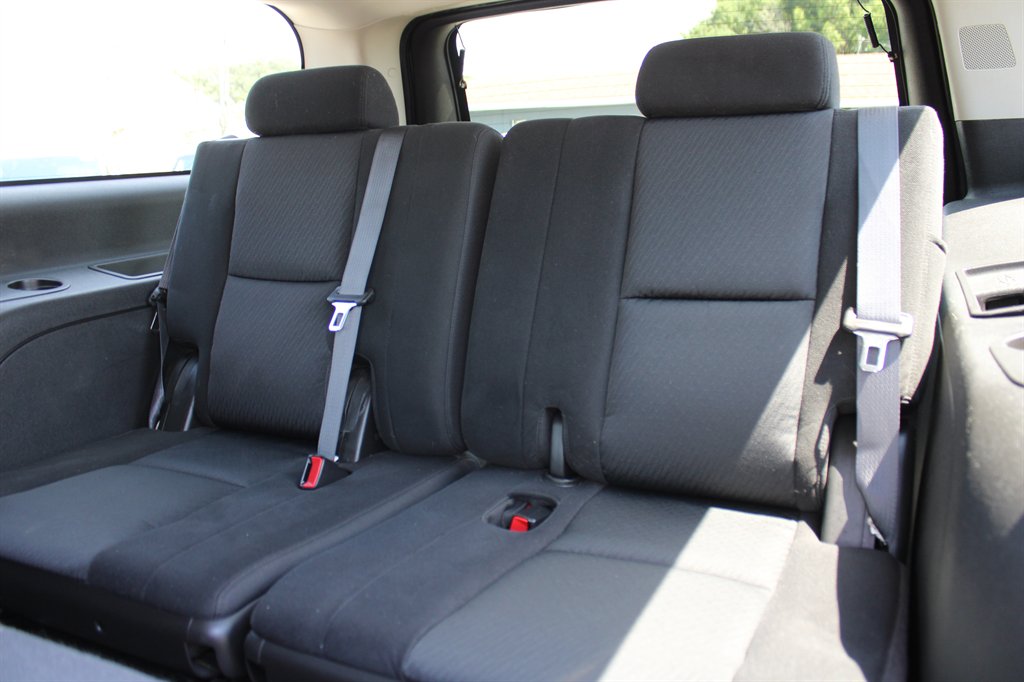 2011 Chevrolet Suburban - $13,995