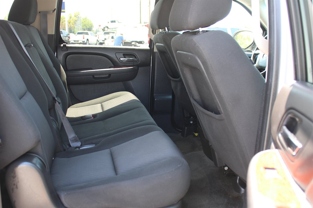 2011 Chevrolet Suburban - $13,995