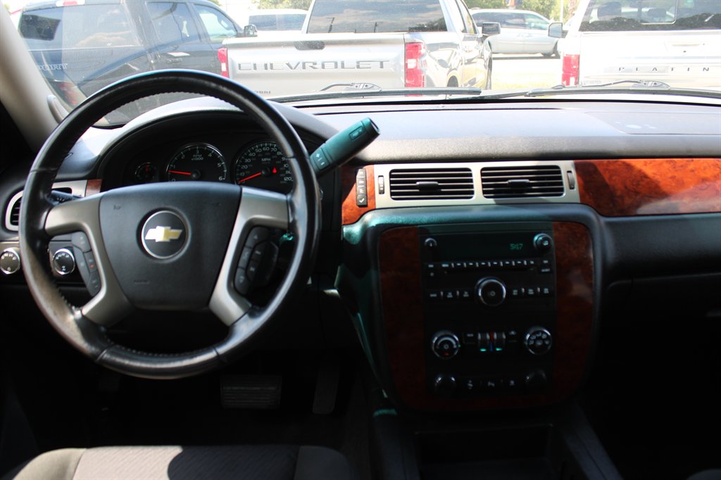 2011 Chevrolet Suburban - $13,995
