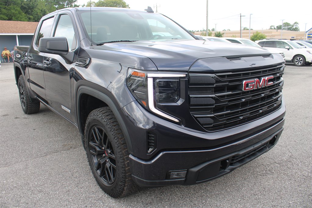 2022 GMC Sierra - $39,995