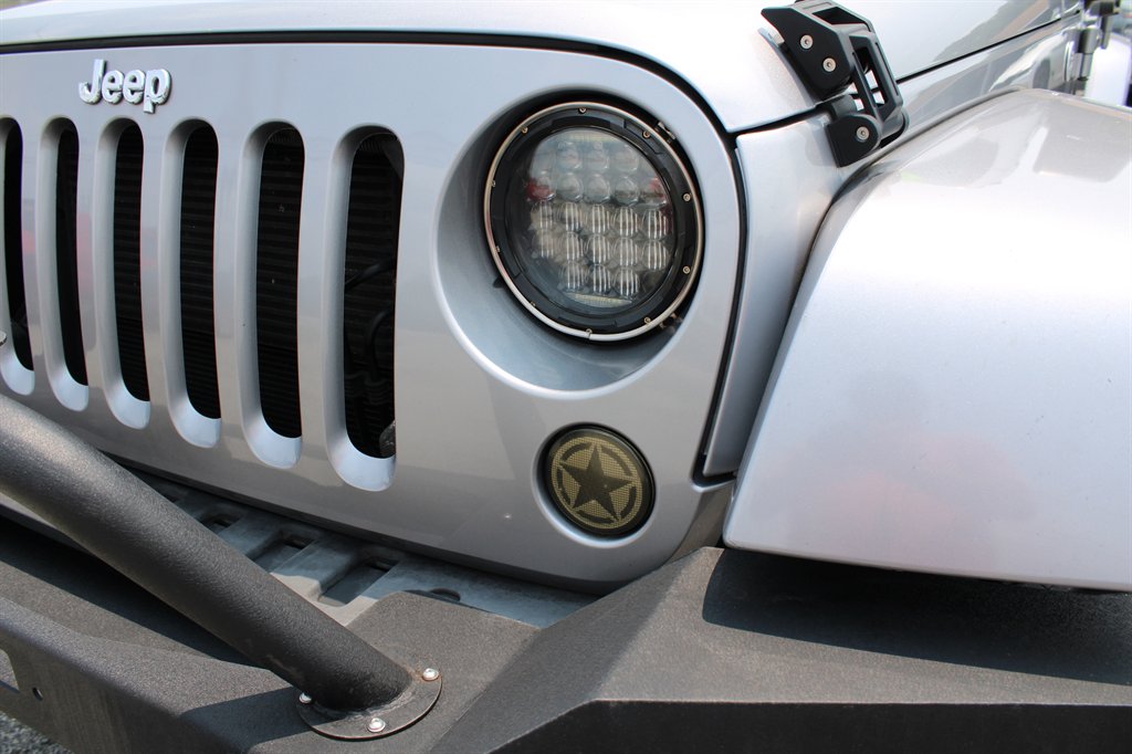2015 Jeep Wrangler - $23,995