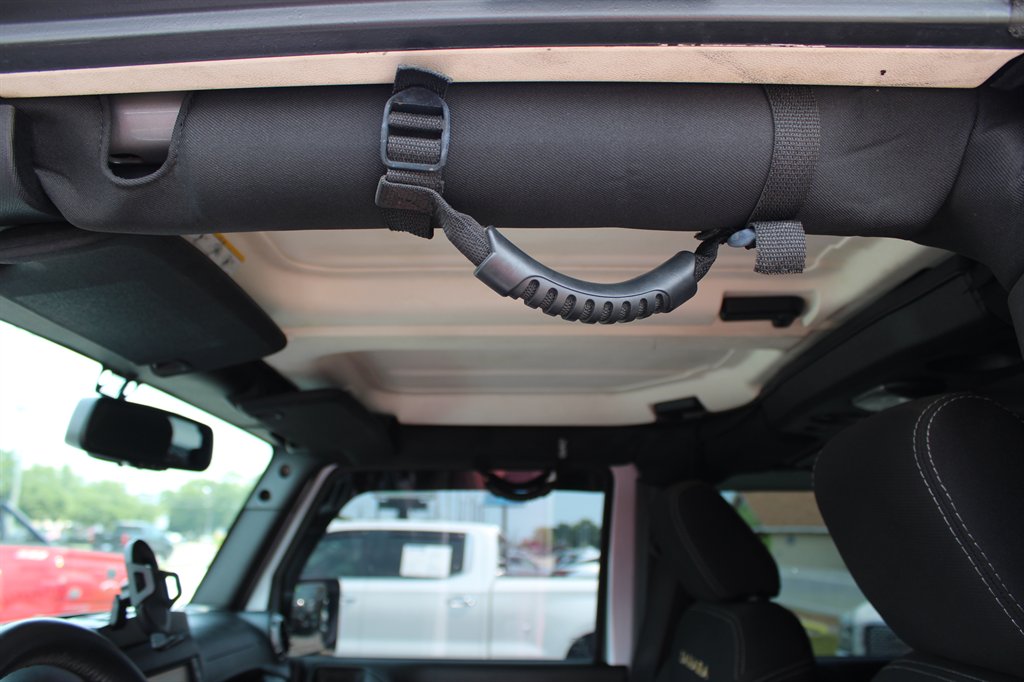 2015 Jeep Wrangler - $23,995