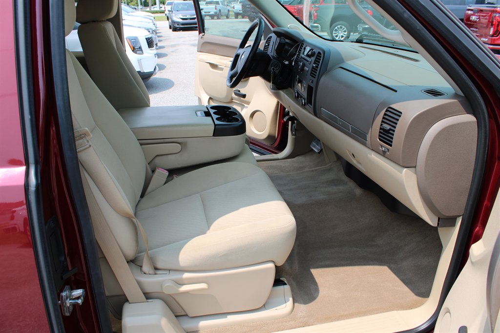 2013 Chevrolet Silverado - $16,995