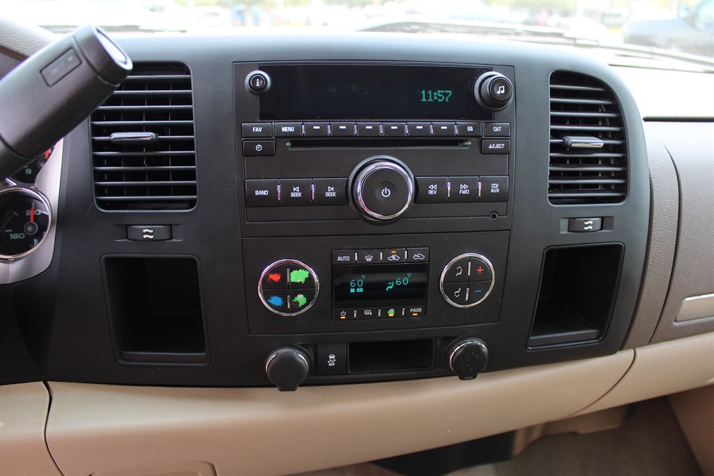 2013 Chevrolet Silverado - $16,995